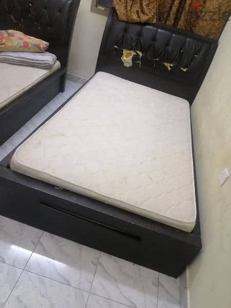 Double bed 2 sides table,, 6 door cupboard & dressing & 2 single bed 0