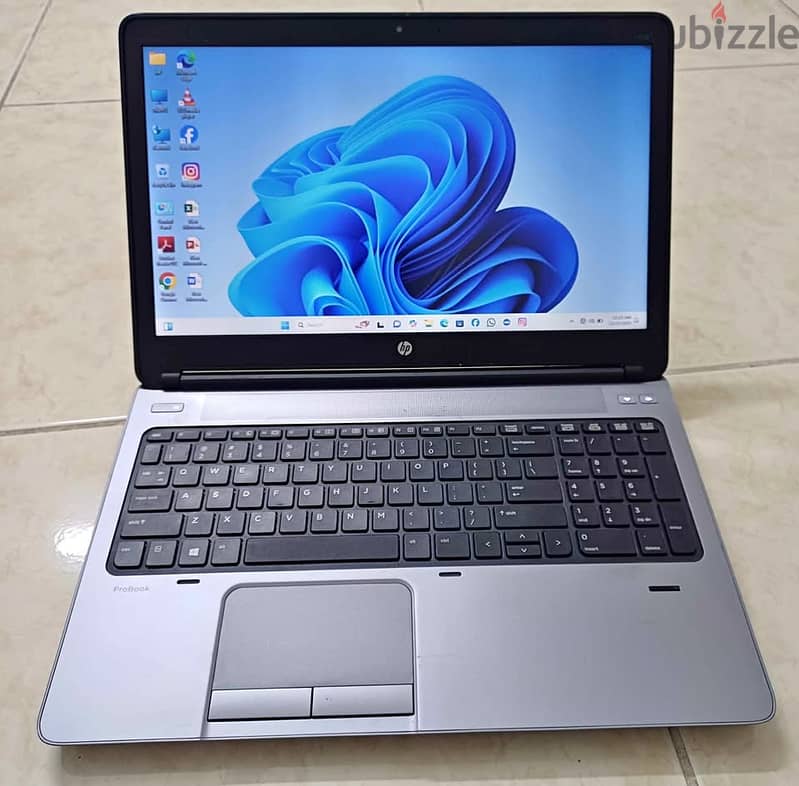 HP 15.6 Inches Big Laptop ! Ram 8GB ! SSD 128 3