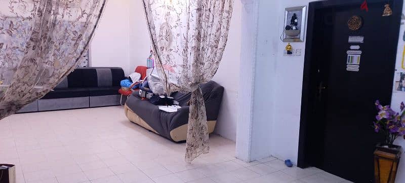 one studio flat for rent sanad near gulf university full furnished 4