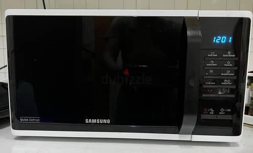 For sale a used Samsung Microwave Oven - 23L