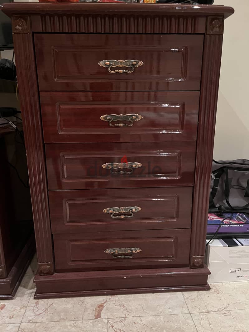 Bed set of large wardrobe, dressing table with stool, king size bed . 3