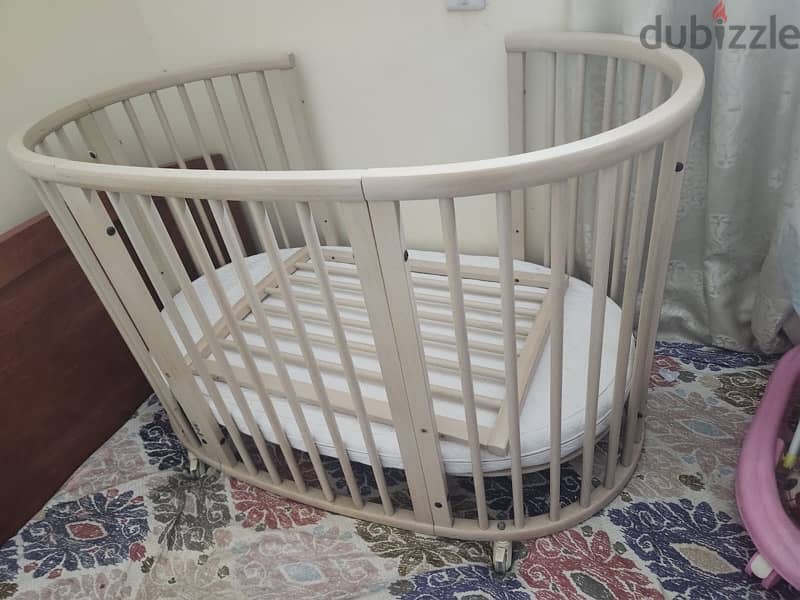 baby cot/ automatic cradle/ walker toy 2