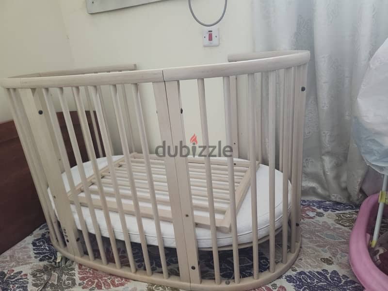 baby cot/ automatic cradle/ walker toy 3