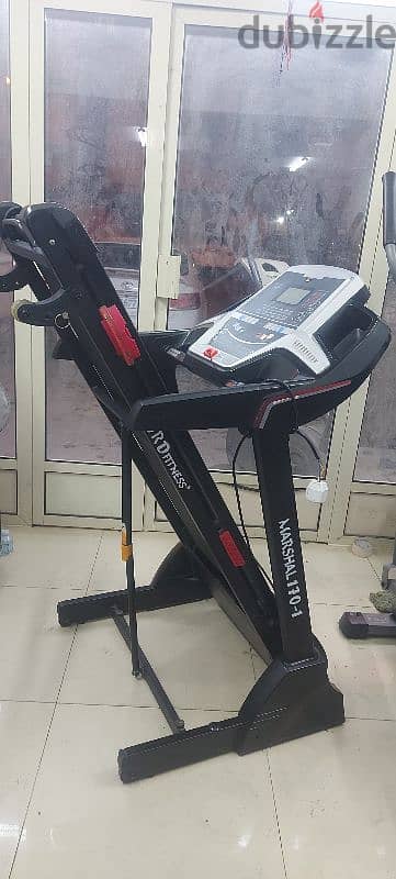 treadmill like new 120kg only 75bd 2