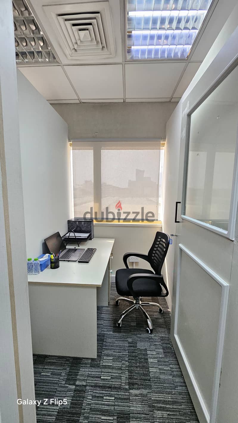 PREMIUM OFFICE SPACE WITH EWA,AFFORDABLE PRICE,CLOSED OFFICE 1