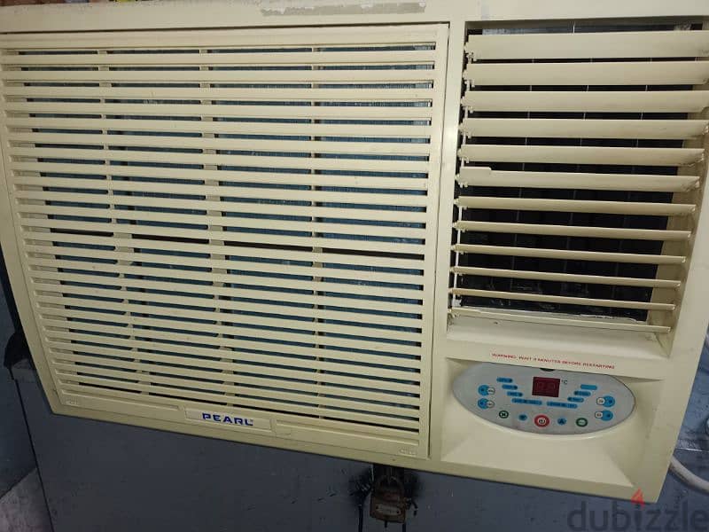 Window AC for sale with remote 1