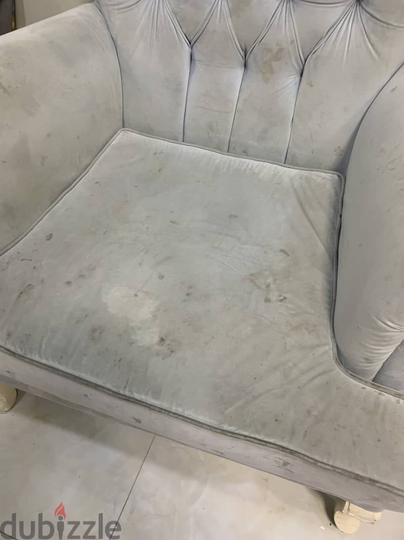 Sofa sets for urgent sale 3