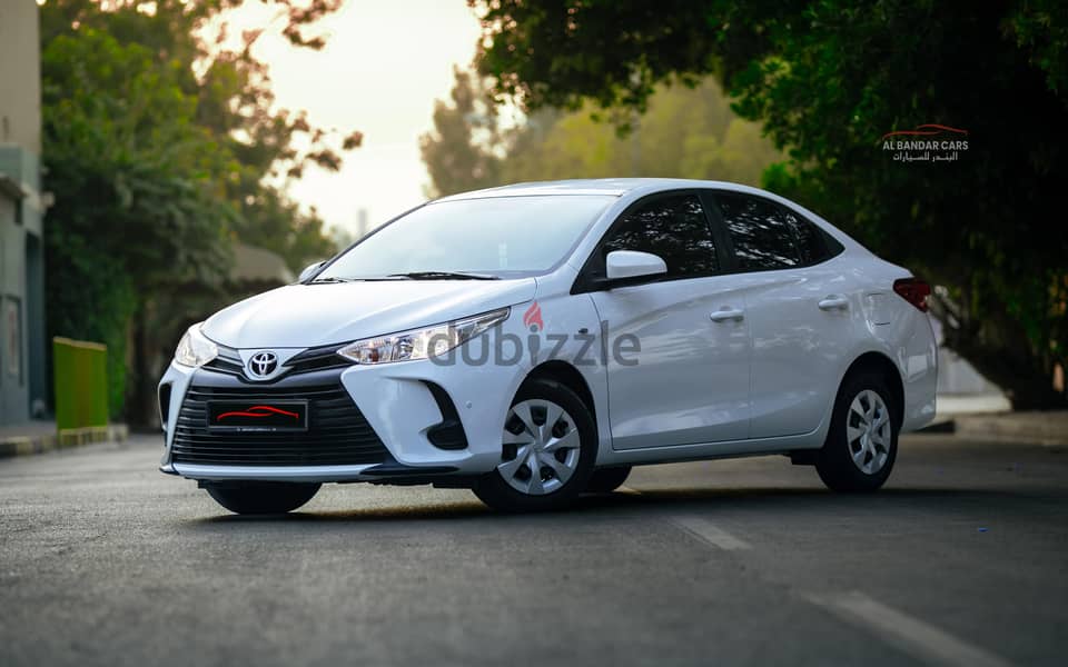 Toyota Yaris 2021 | EXCELLENT CONDITION | UNDER WARRANTY | WHITE 2