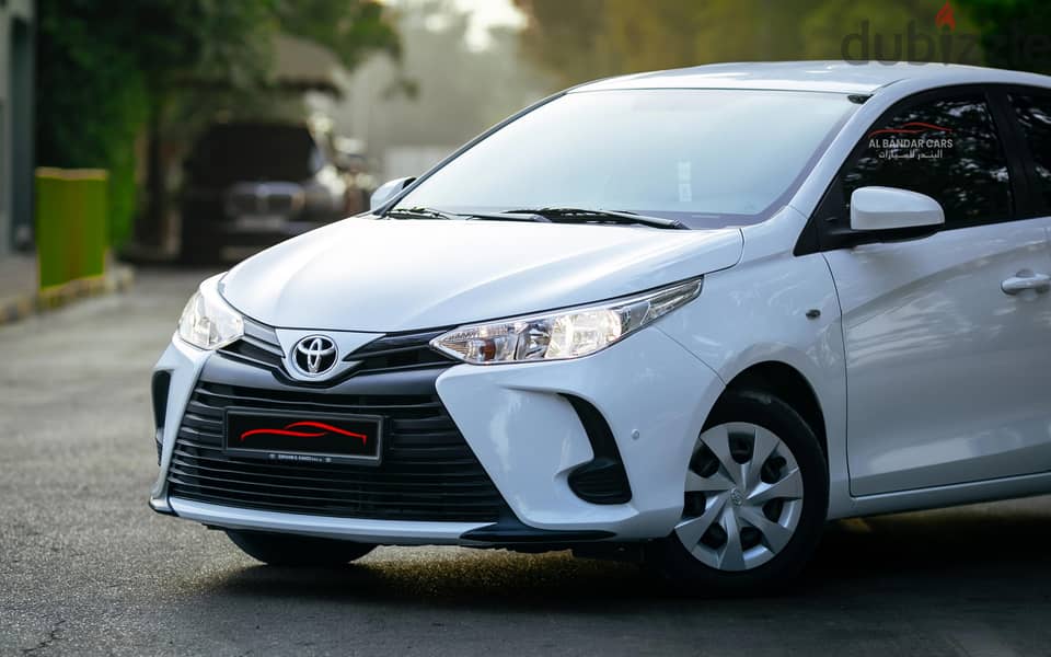 Toyota Yaris 2021 | EXCELLENT CONDITION | UNDER WARRANTY | WHITE 3