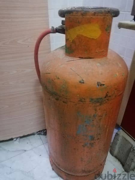 almanazel cylinder with regulator and pipe full Gas with stove 26 bhd 1