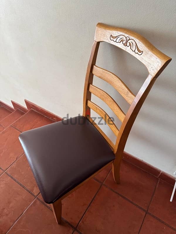 6 Dining chairs good condition 0