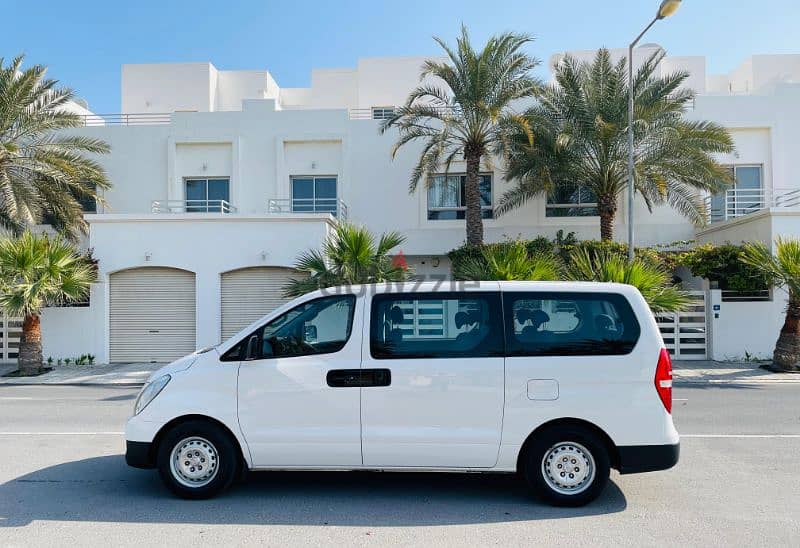 Hyundai H1 Manual gear 2018 model 12 Seater for sale 10