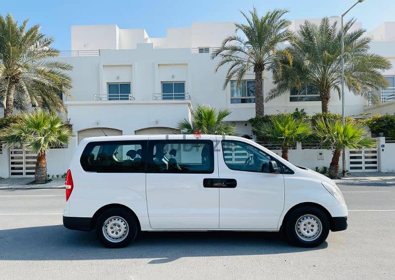 Hyundai H1 Manual gear 2018 model 12 Seater for sale 13