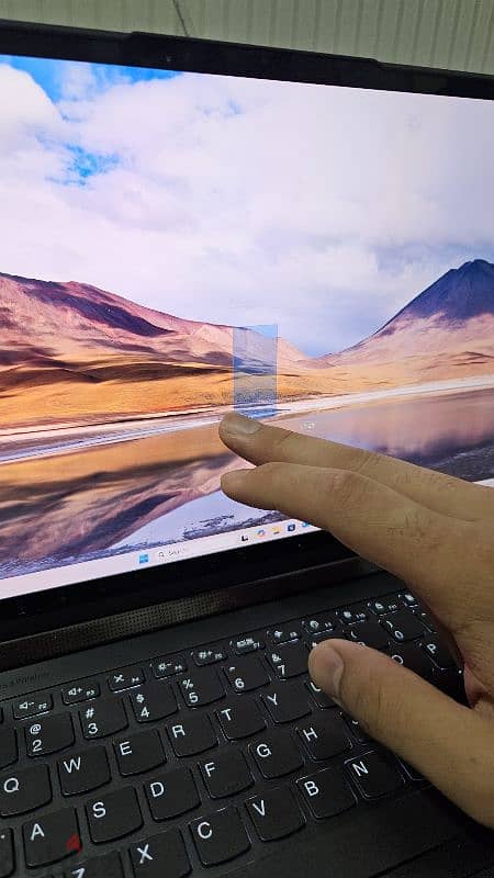 لابتوب Yoga 9i معالج i7 شاشة 4k لمس 2