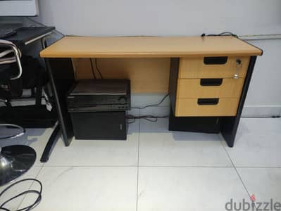 Computer table for sale