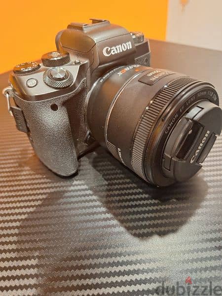 Canon M5 Mirrorless 2