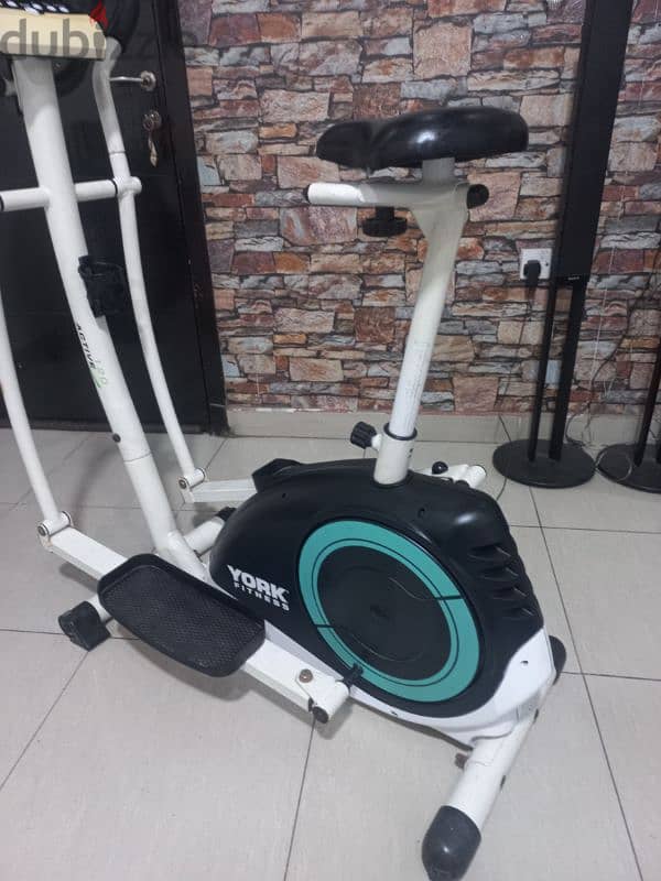 Electric heavy duty seated cross trainer 2