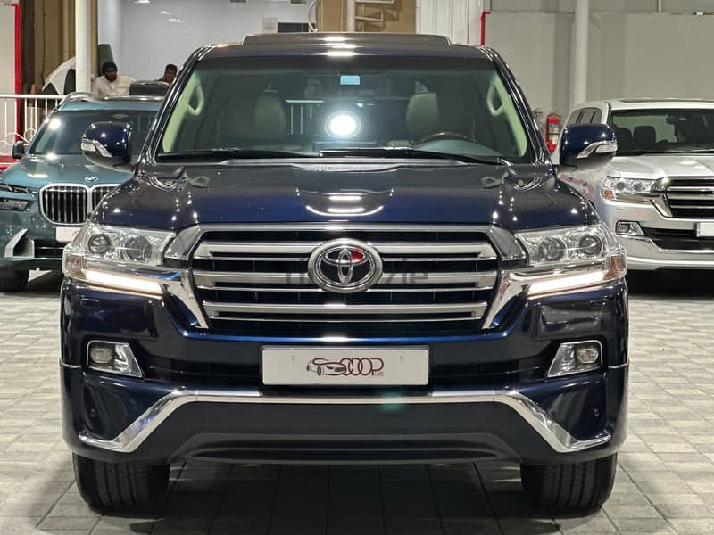 Toyota Land Cruiser 2016 GXR V8 1