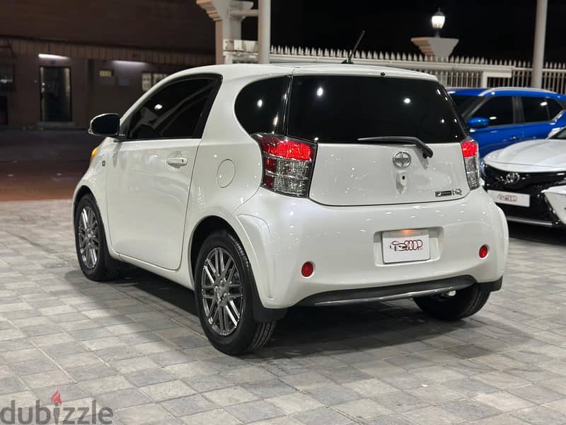 Toyota IQ 2012 10