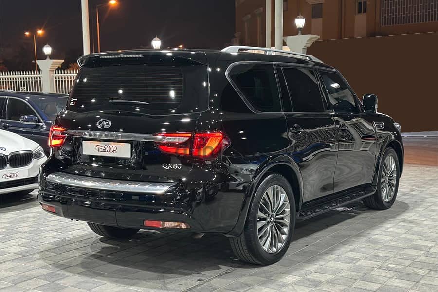 Infiniti QX80 2021 V8 8