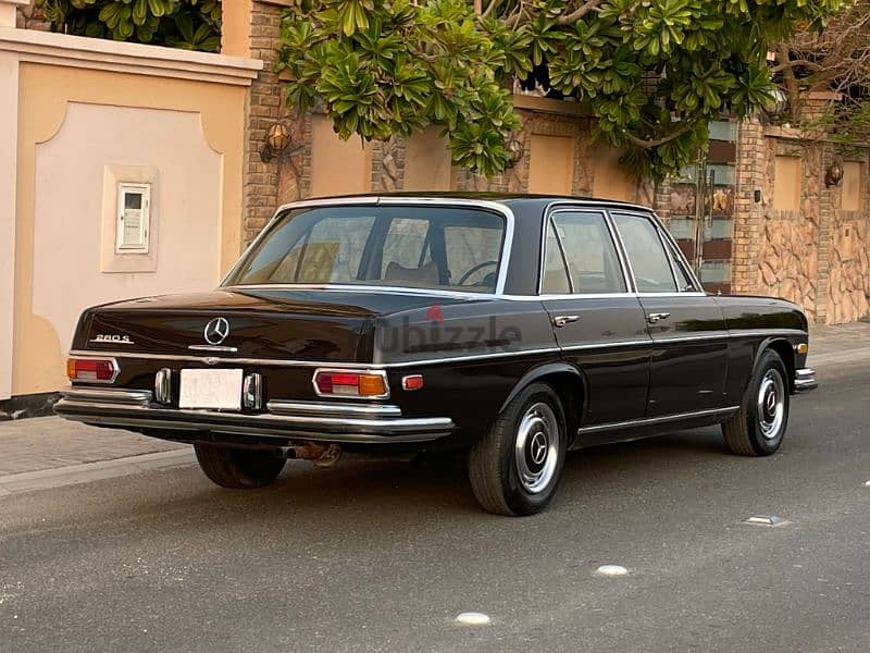 1971 model Mercedes-Benz 280S 4