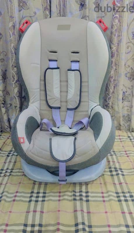 Children's chair for sale, Junior brand, in good condition, price 10BD 0