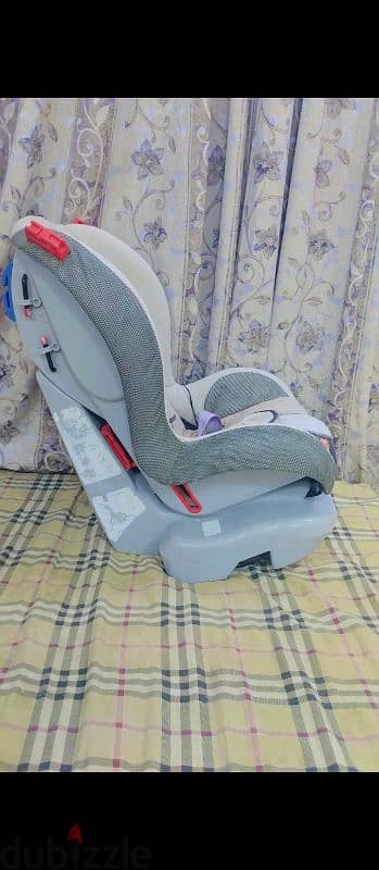 Children's chair for sale, Junior brand, in good condition, price 10BD 1