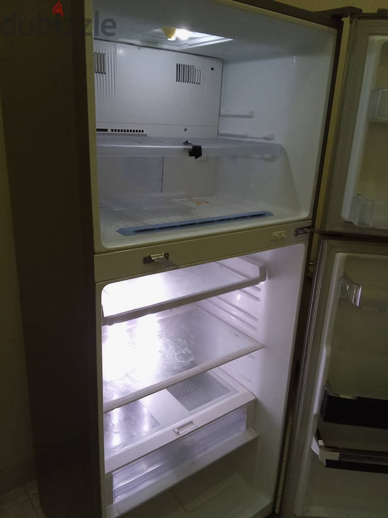 For sell a refrigerator 1