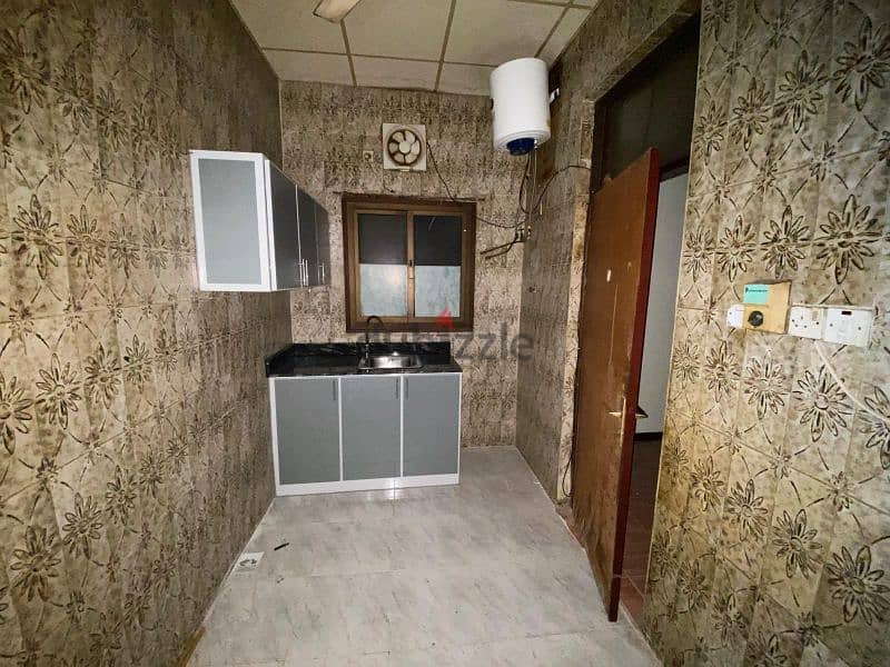 1 BHK For rent in Al Qudaybiyah, including electricity 4