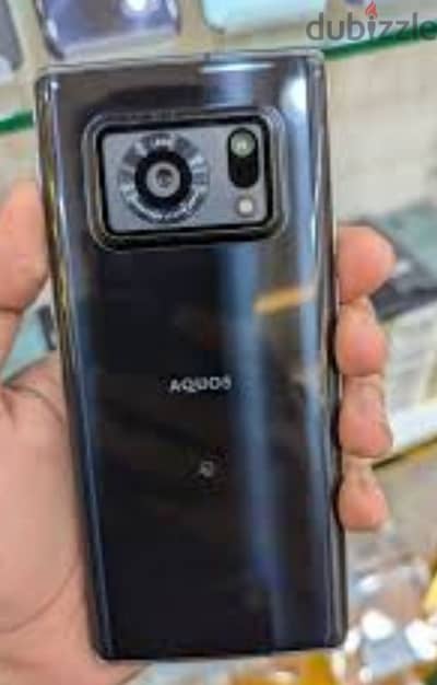 Aquos R6