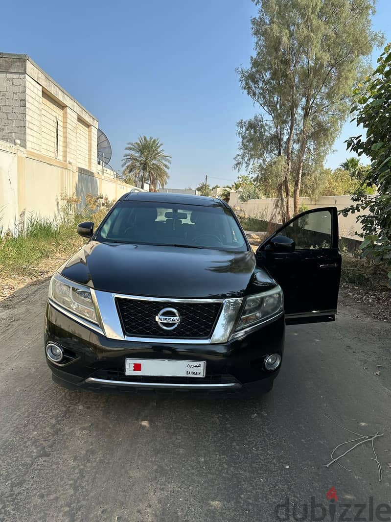 Nissan Pathfinder 2015, full option 1