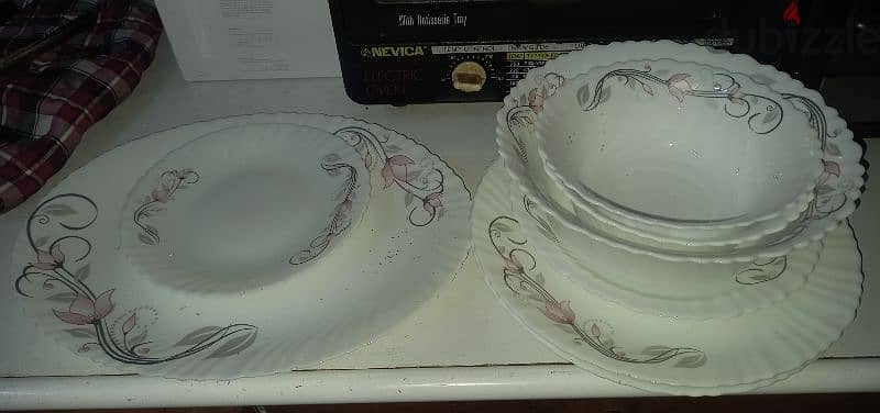 crockery for sell  . 300fls to 1bd 16