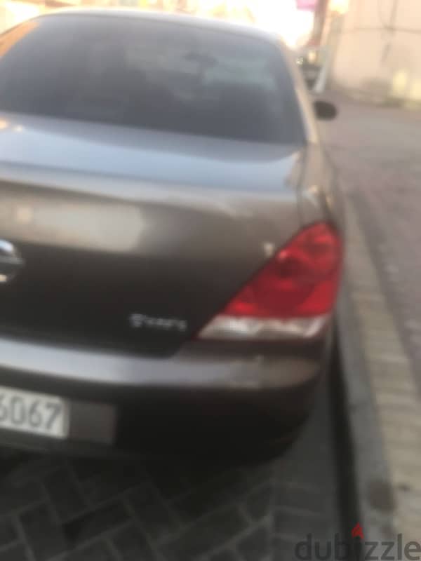 Nissan Sunny 2011 3