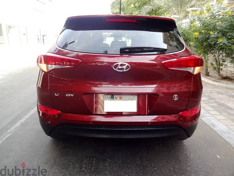 Hyundai Tucson 2.0 L 2017 Red Well Maintained Urgent Sale 3