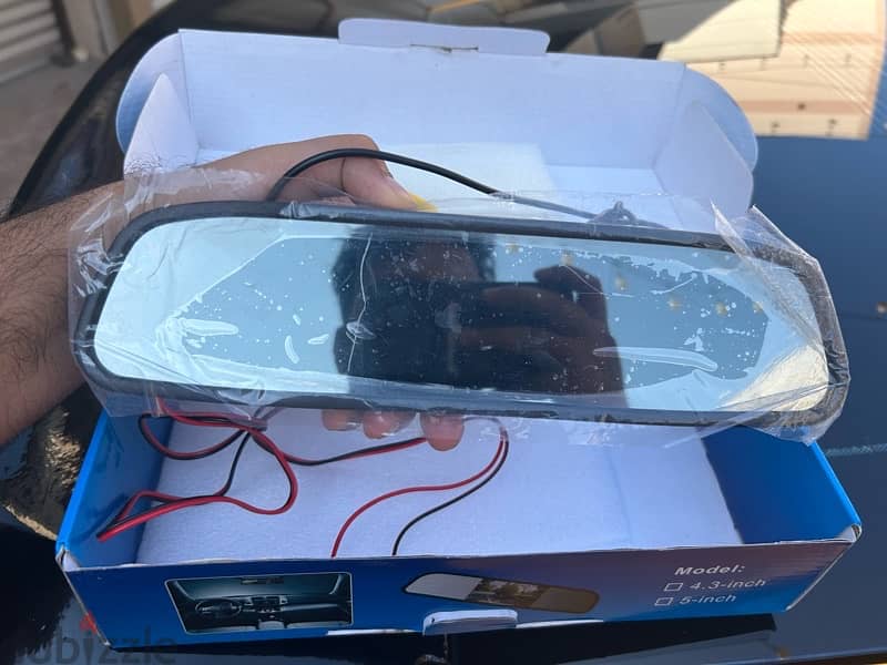 REAR VIEW MIRROR MONITOR 2