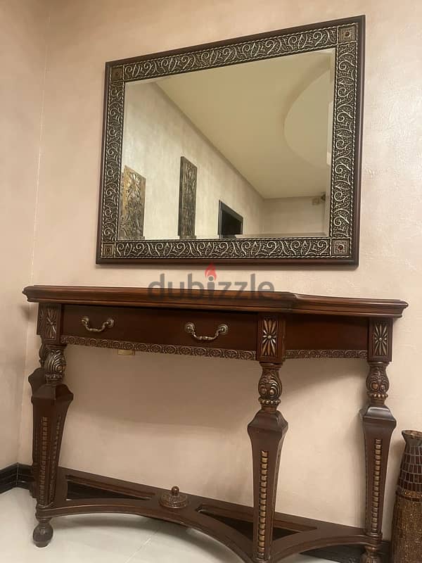 console table for sale with mirror 100 BD negotiable 0