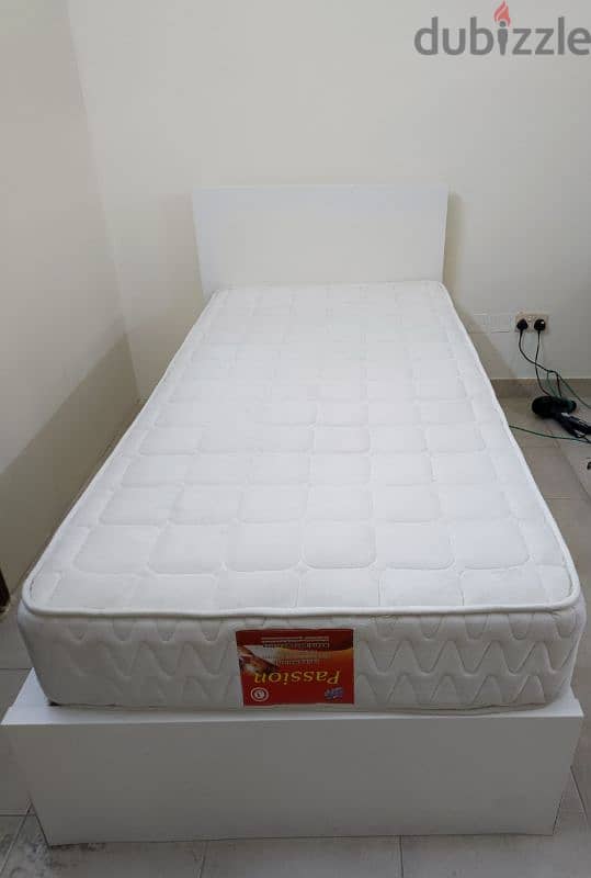 Bed with spring mattress 0