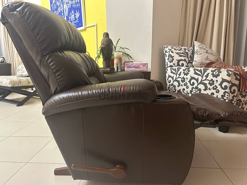 LAZBOY Wall Recliner Excellent condition BD 300 Negotiable 1