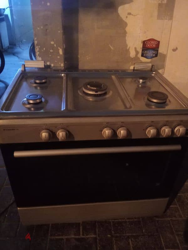 oven for sale good condition only 2 month usad 2