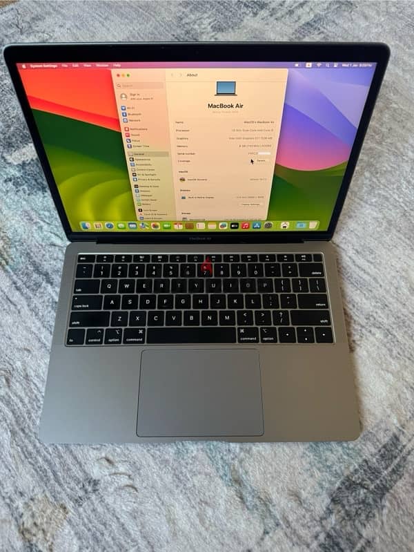 Apple MacBook Air 13” 2019) Retina 8 256 Truetone 0