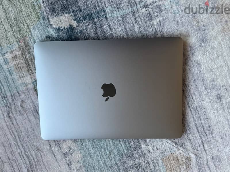 Apple MacBook Air 13” 2019) Retina 8 256 Truetone 3