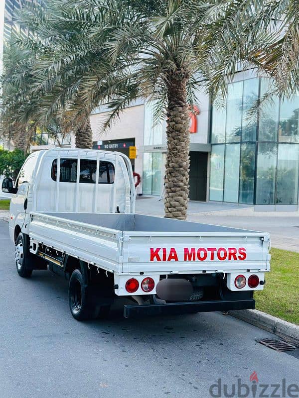 Kia K4000G Pick Up  Cargo Truck 6 wheels. single owner 3