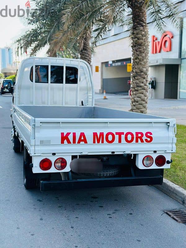 Kia K4000G Pick Up  Cargo Truck 6 wheels. single owner 6