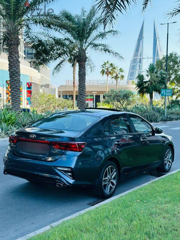 Kia Cerato 2019 Model. Full option model with Sunroof & Alloy Wheels 4