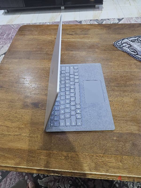 Microsoft Surface laptop core i7 16GB 512GB SSD 0