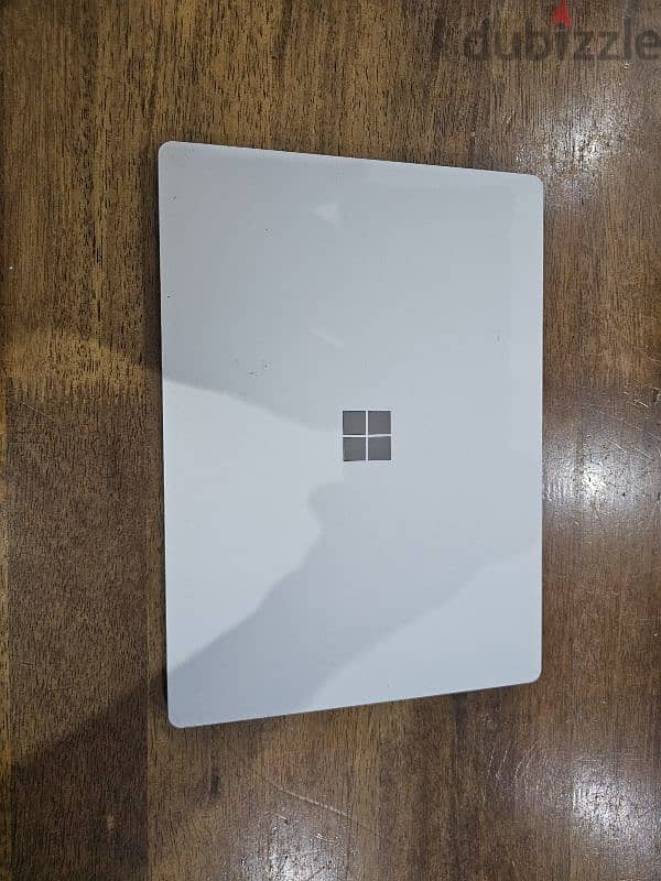 Microsoft Surface laptop core i7 16GB 512GB SSD 3