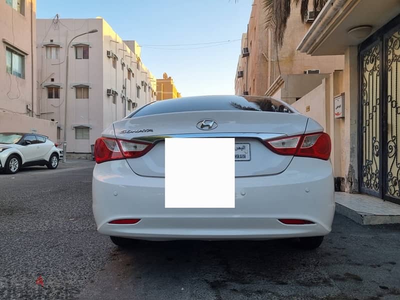 Hyundai Sonata 2013 1