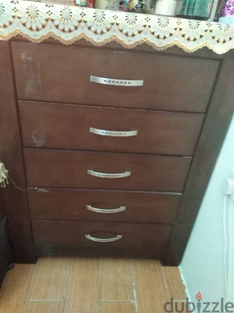 Chest of drawers for 20bd ( good and strong) 0