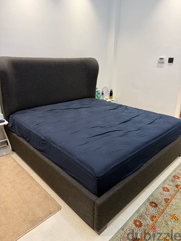 bed semi new 3