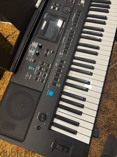 Yamaha Keyboard PSR E473 in Excellent condition